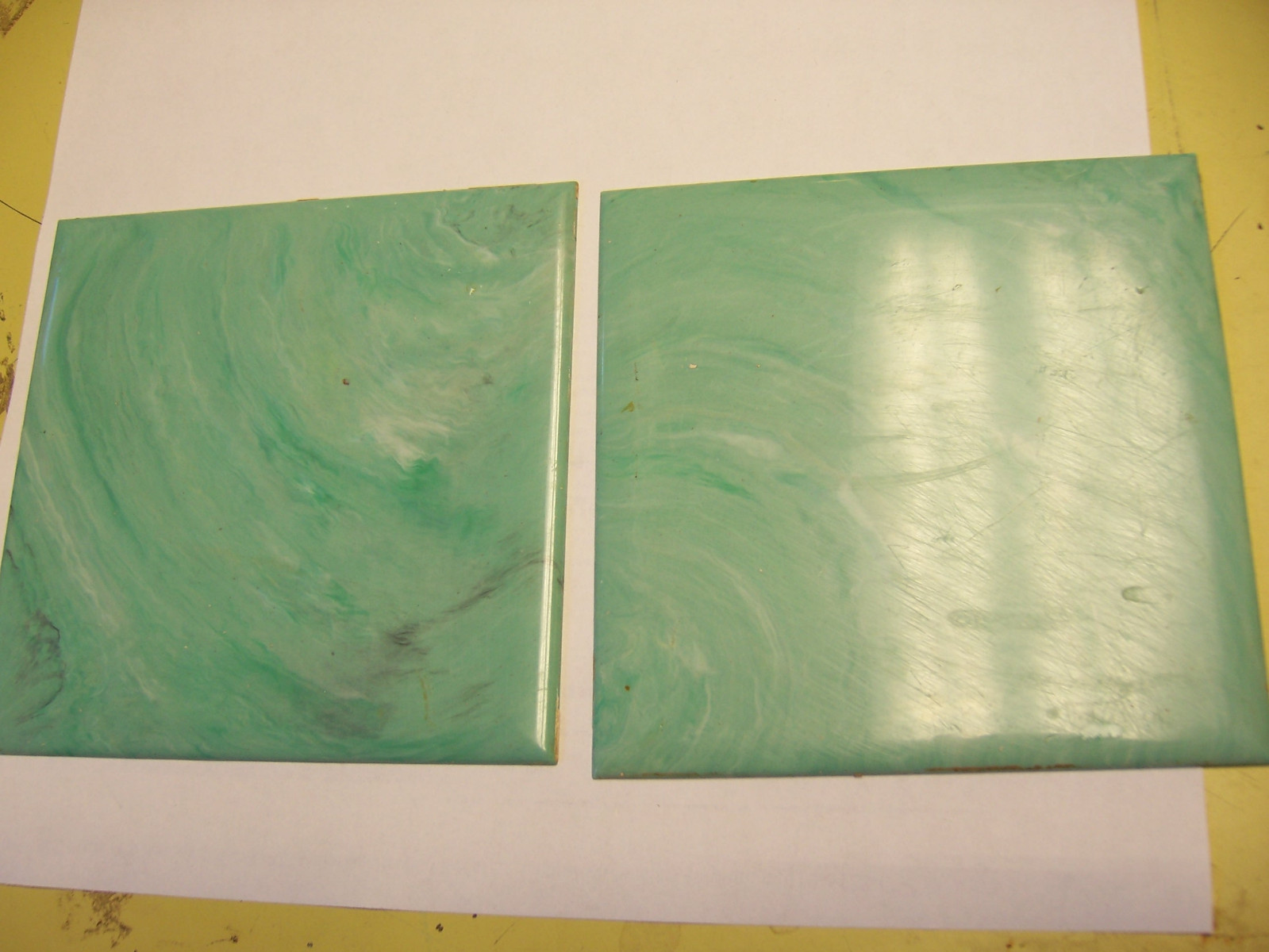 1pc VINTAGE PLASTIC TILE BLUE GREEN marble 4 1/4″ POLYSTYRENE bathroom AQUA wall