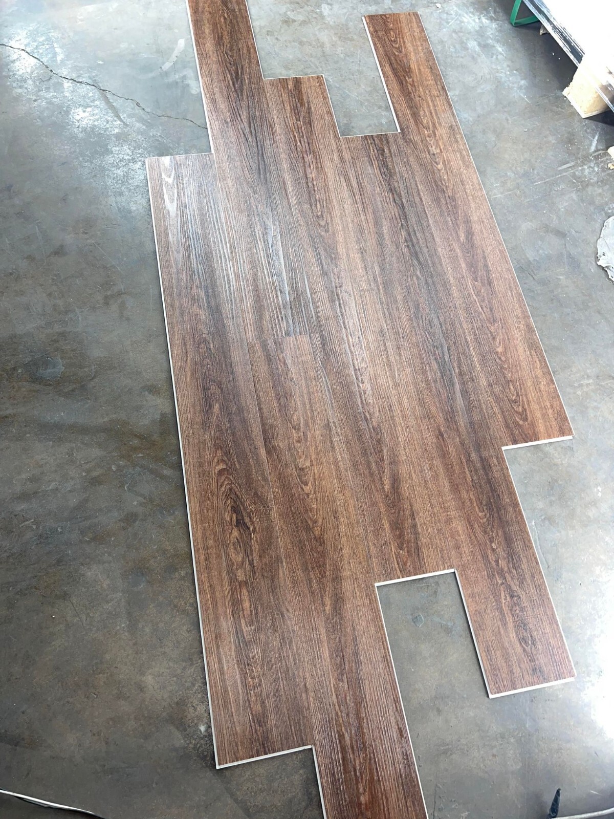 vinyl flooring Plank 48” * 6” 39 Mil gray or brown 25.5 square feet / Box