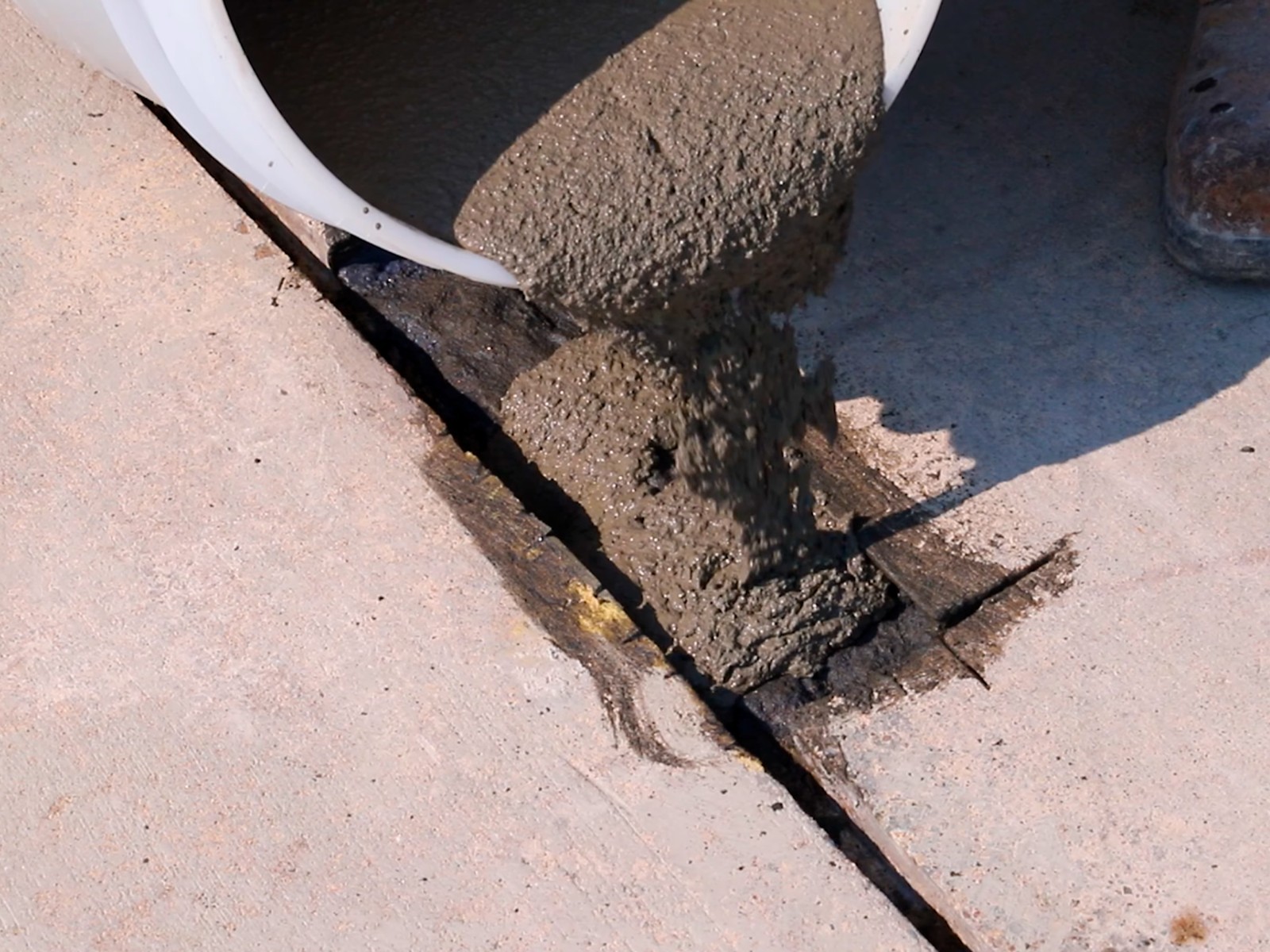 ARDEX B 40 Trench Fast-Setting, Horizontal Concrete Repair Mortar, 50 lbs 45777