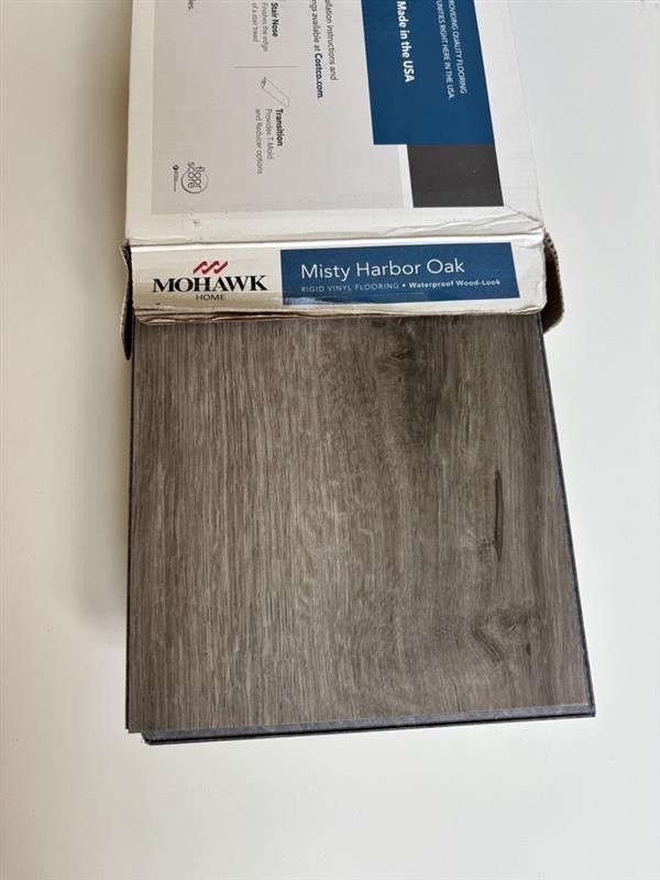 Mohawk Misty Harbor Oak Vinyl Flooring, NEW ( 14 unopened: 1ea 14$, All 150$)
