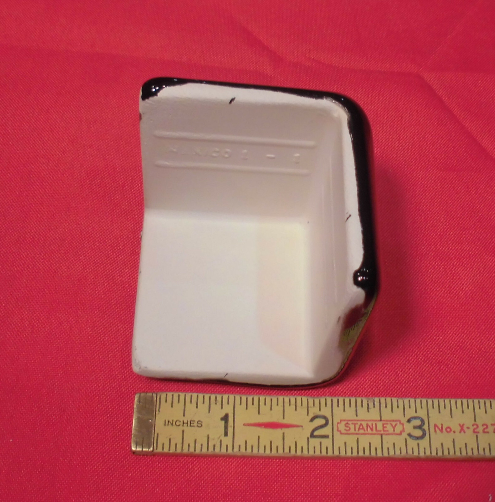 1 pc. *Gloss Black* V Cap Corner Ceramic Trim Tile; Counter Top Edging; NEW