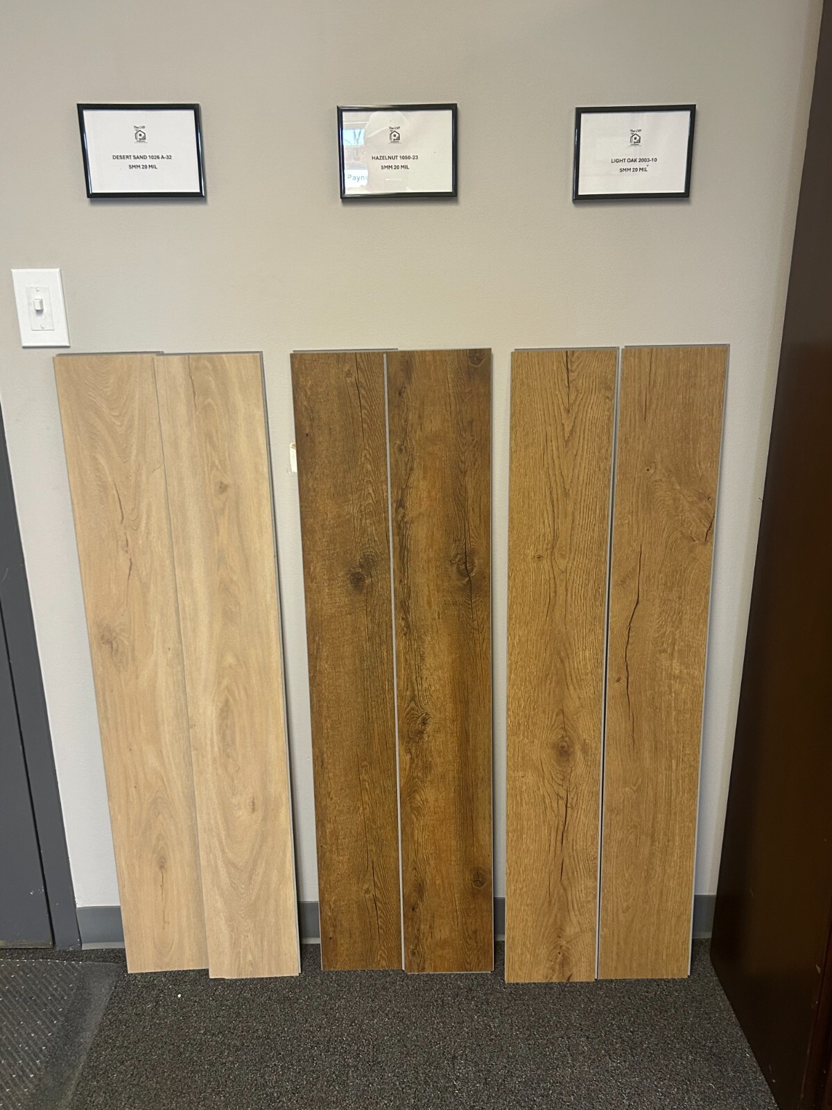 VINYL PLANK FLOORING CLICK LOCK. 5MM X 20MIL WEAR LAYER. LIFETIME WARRANTY