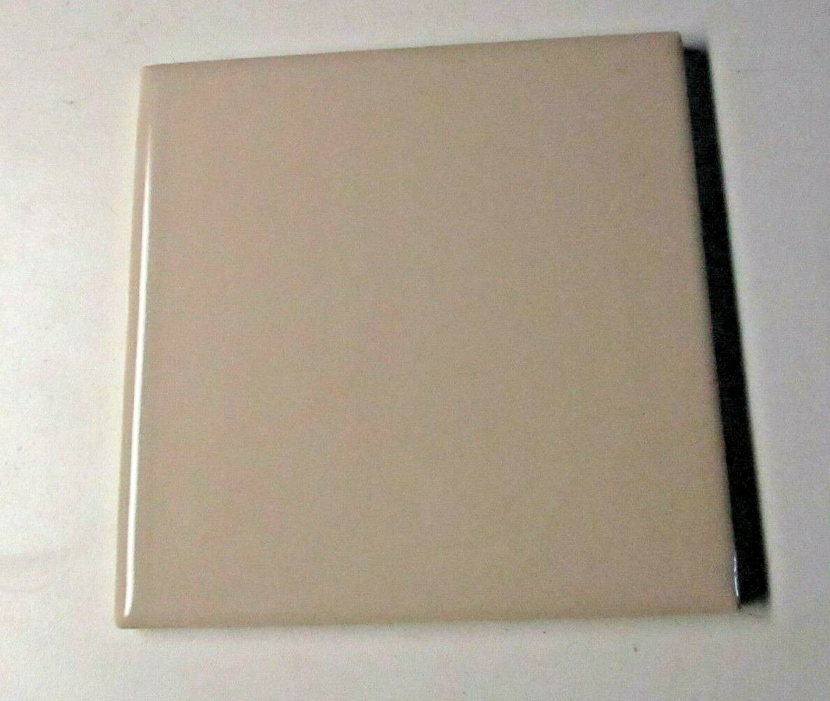 1 Wall Tile FT Florida USA 4-3/8″ Square 1980s Gloss Fawn Beige Ceramic Vintage