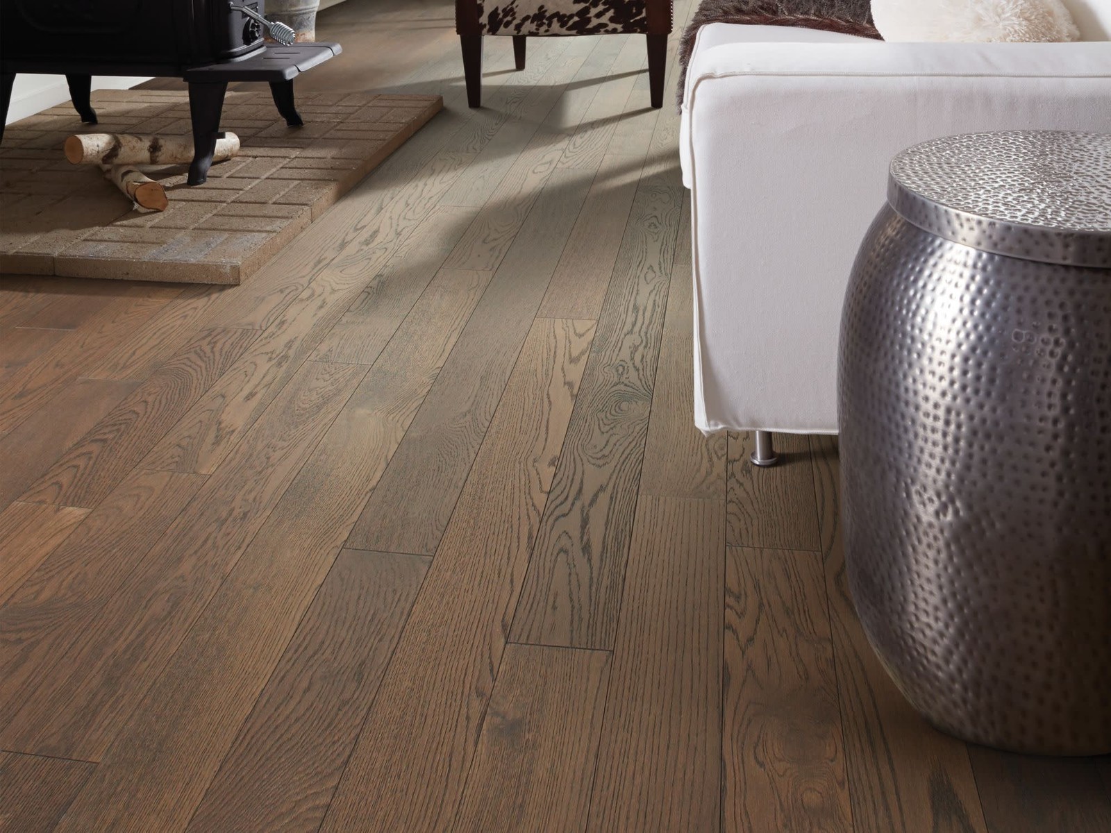 Shaw SW583 Empire Oak 5″W Wire Brushed Engineered Hardwood – Astor