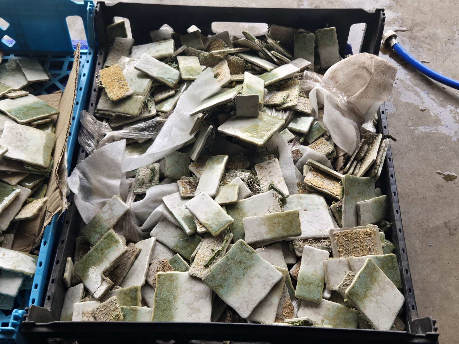 VTG Tile Wall Ceramic Bath Mid Century Modern Green, Torquise, Gold, White