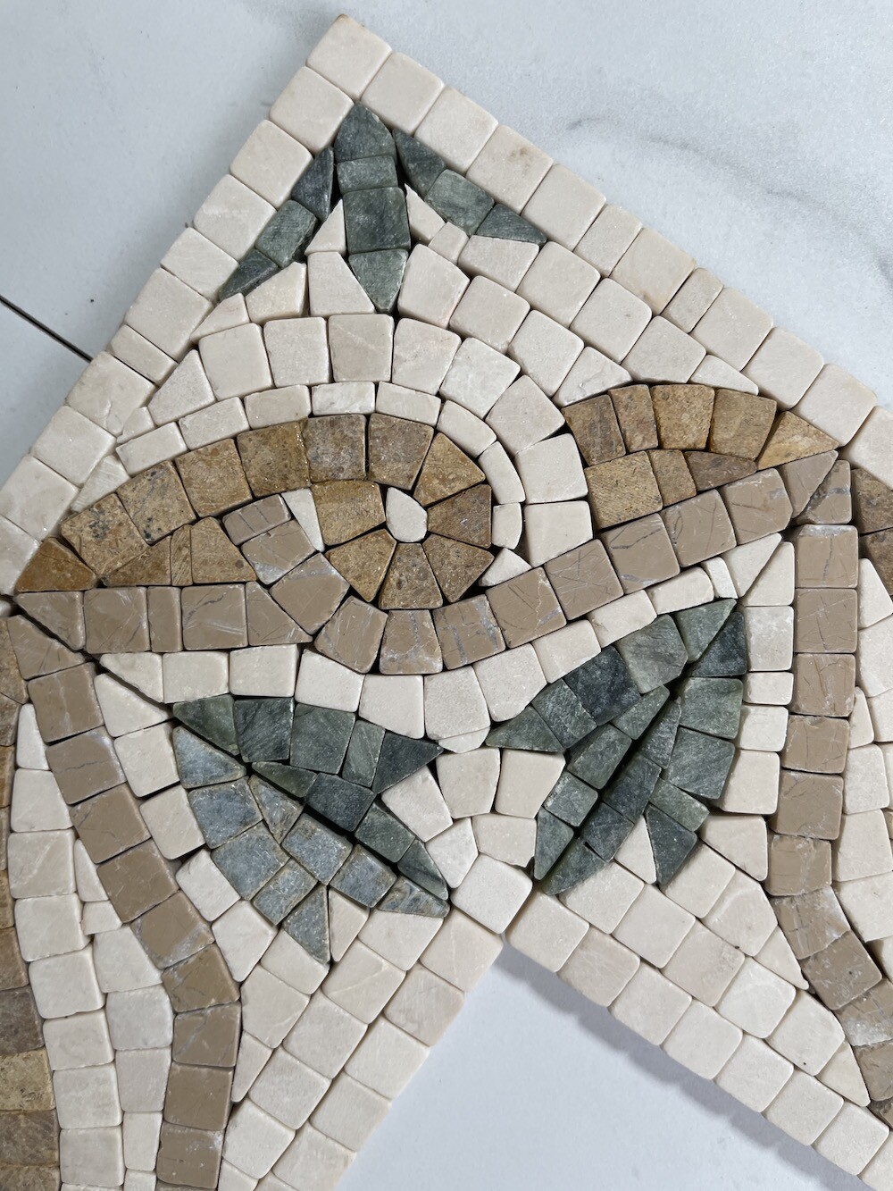 B4685T Marble Mosaic Border Listello Accent Tile Leaf Verde 4×12 Tumbled