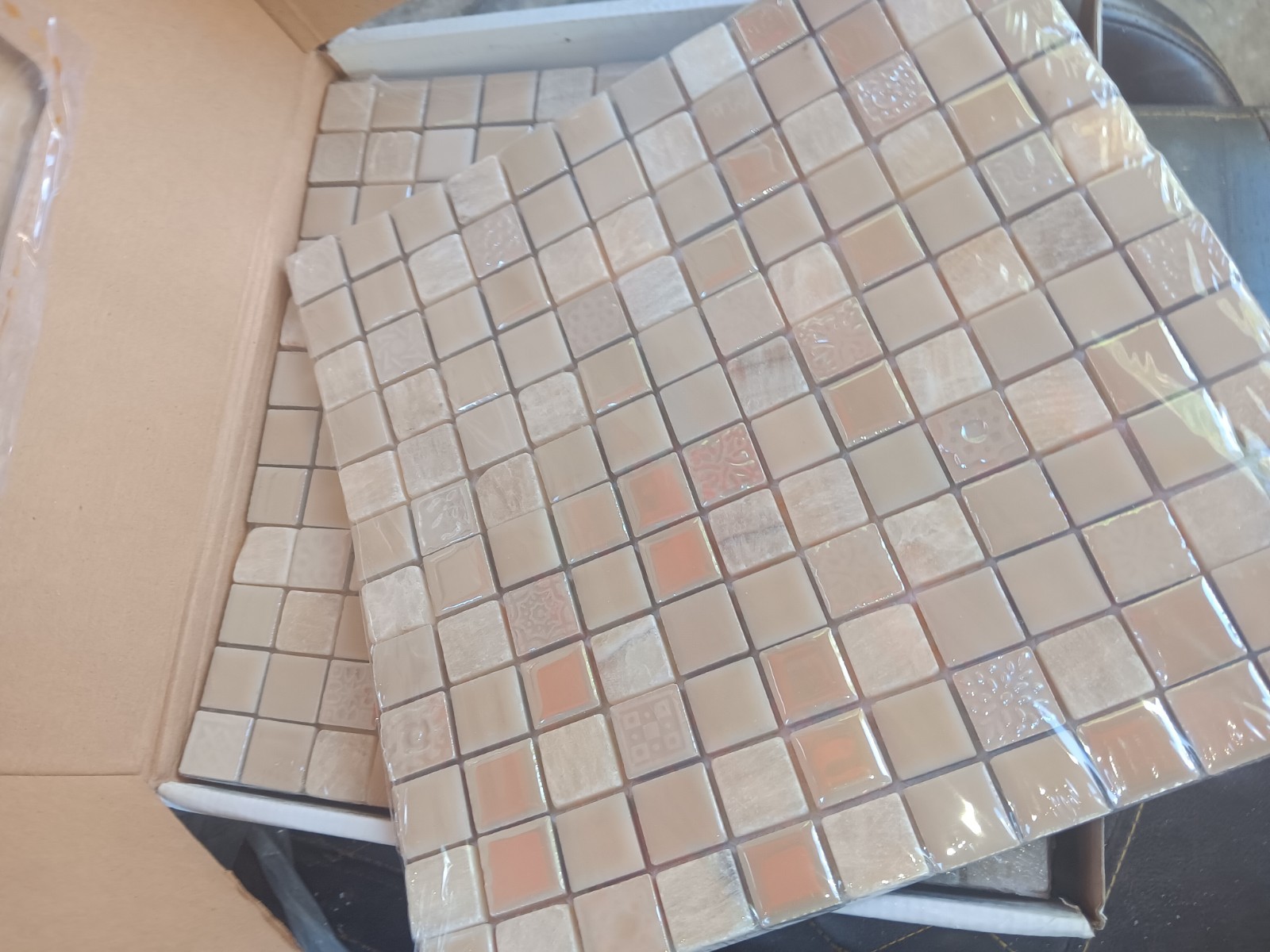 1 Box ( 10 ft²) Natural Stone Mosaic Tile Sheet.. Honey Color. 12×12
