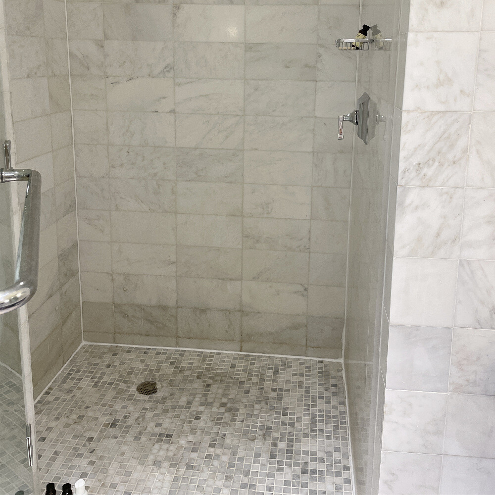 C24XH 1×1 Square Grid Mosaic Tile Honed Carrara White Marble Venato Bianco