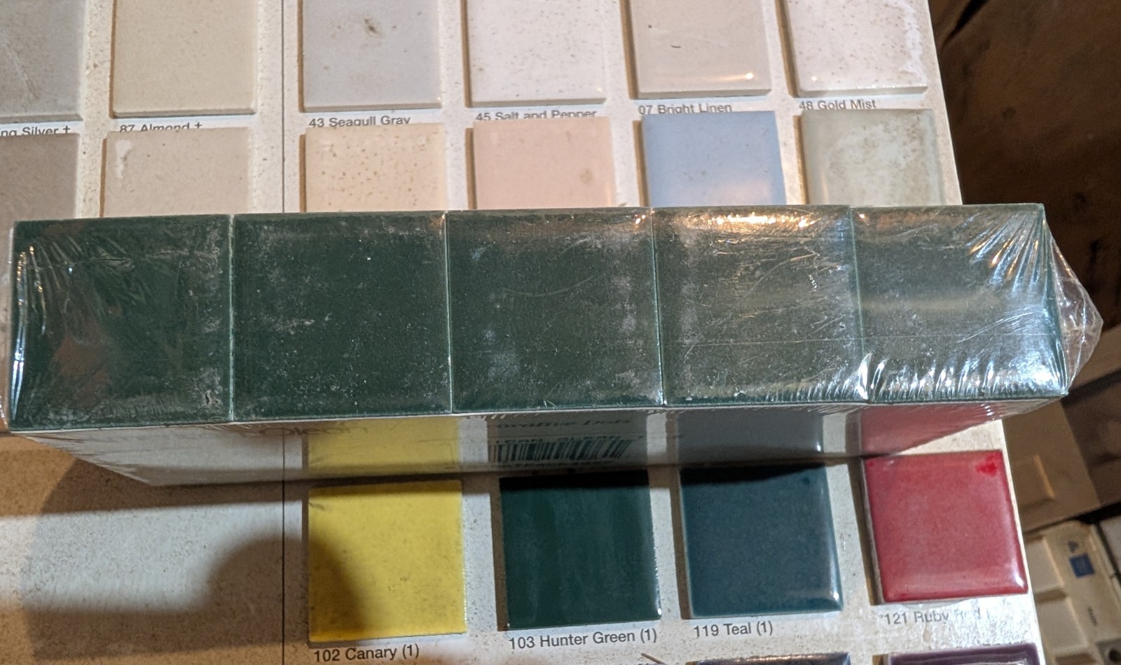 American Olean 0103 Hunter Green 1 3/8″ ceramic tile Dot pack of 40 pieces