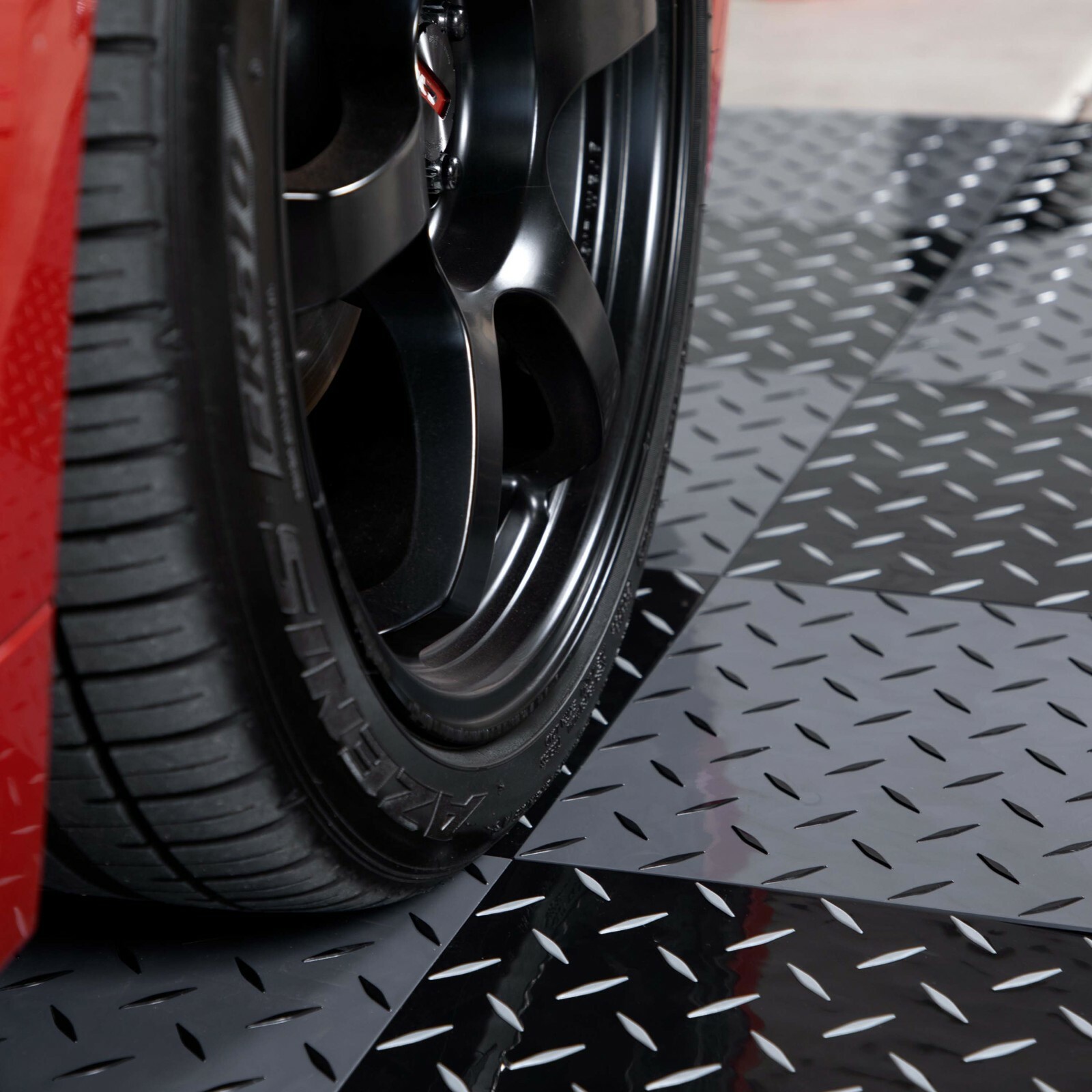 FlooringInc Nitro Pro Interlocking Garage Floor Tiles 12″x12″,40 Pack,40 sqft