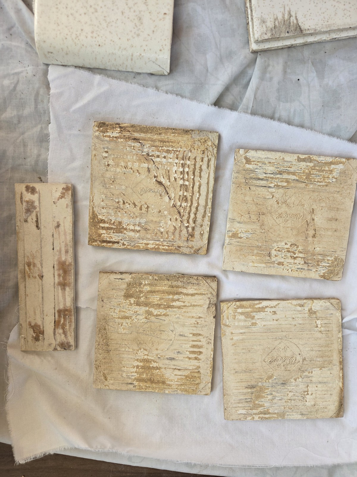 4 Vtg WENCZEL Wenzel Tile 4×4 Gold Dust 86 43 Ivory Beige Gold Yellow Flecks