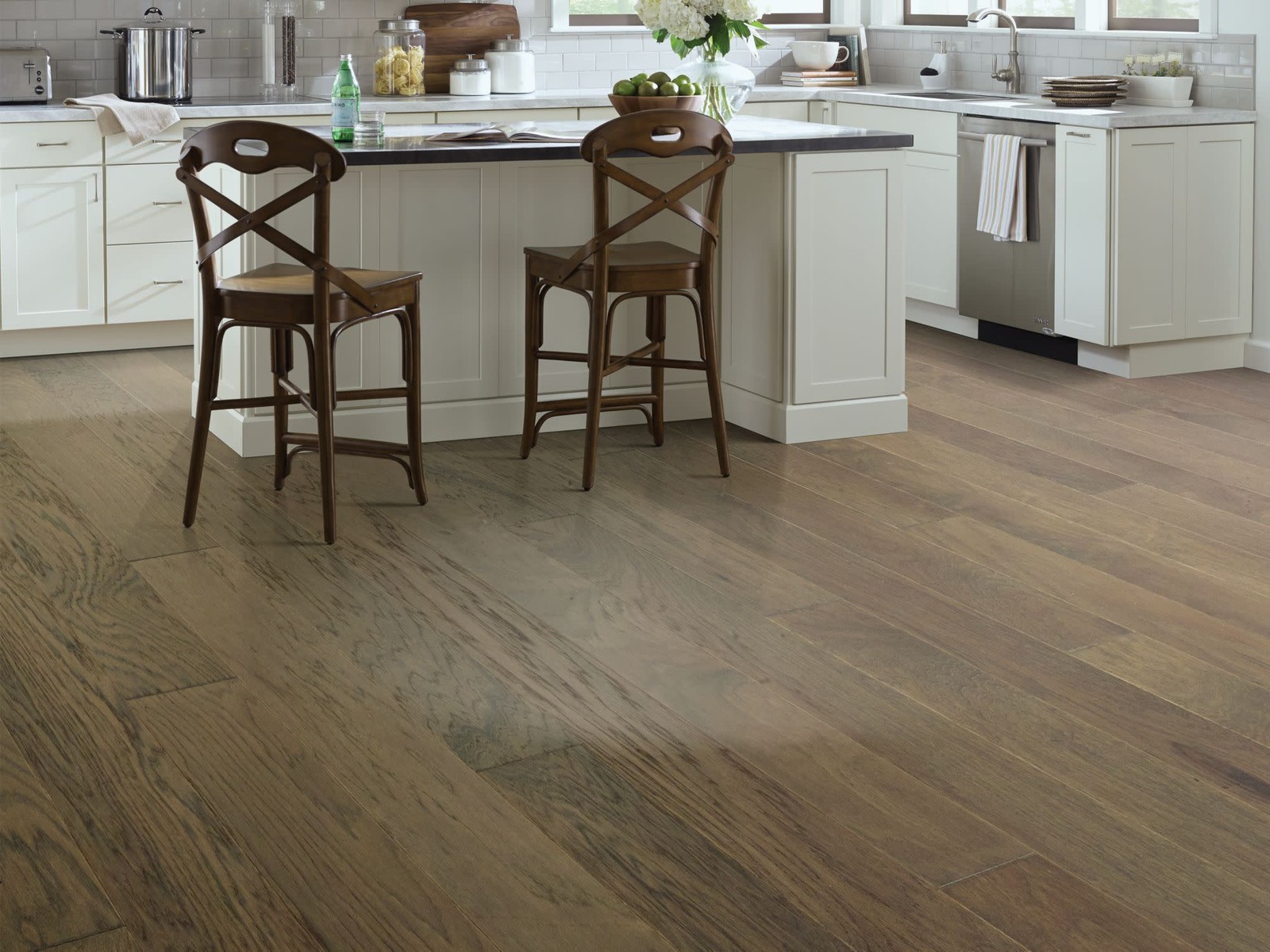 Shaw SW712 High Plains 6-3/8″W Wire Brushed Engineered Hardwood – Sumac