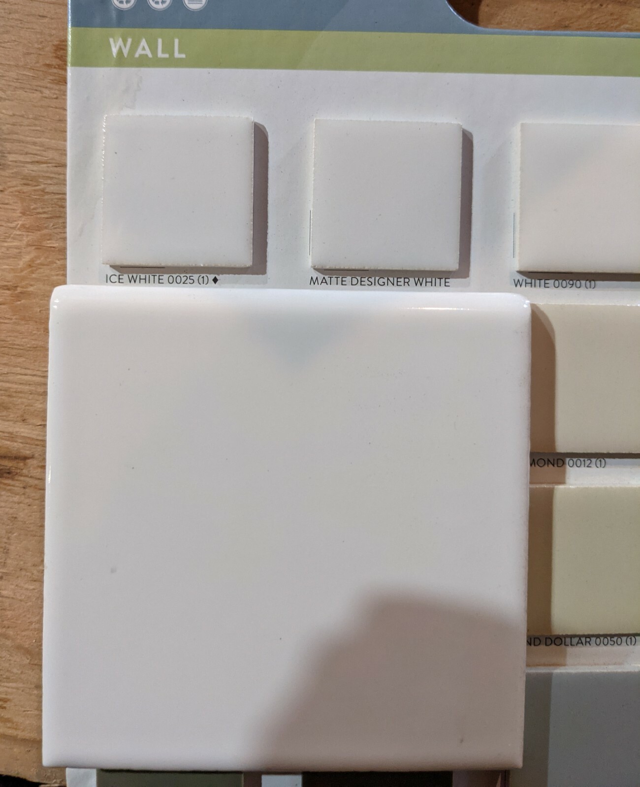 4 pcs. Vintage Gloss Ceramic Tile Ice White 25 American Olean bullnose S4449