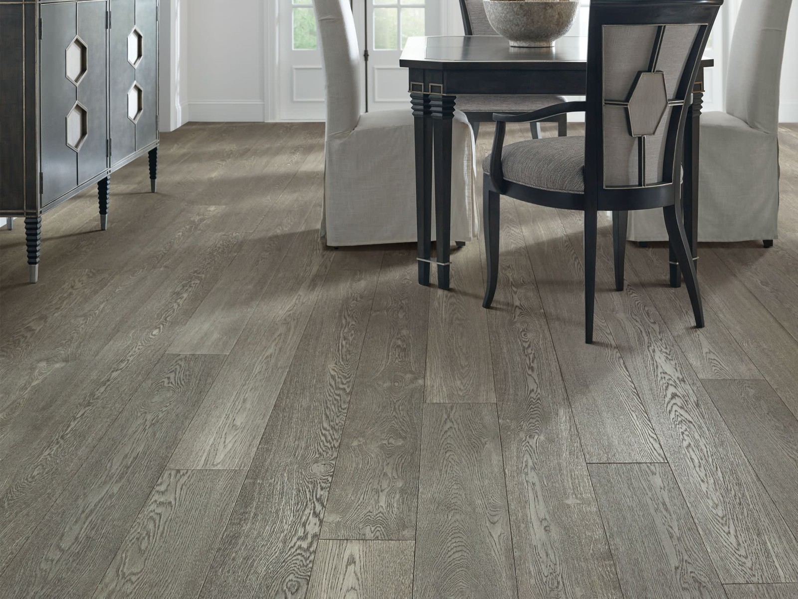 Shaw SW689 Couture Oak 7-1/2″W Wire Brushed Engineered Hardwood