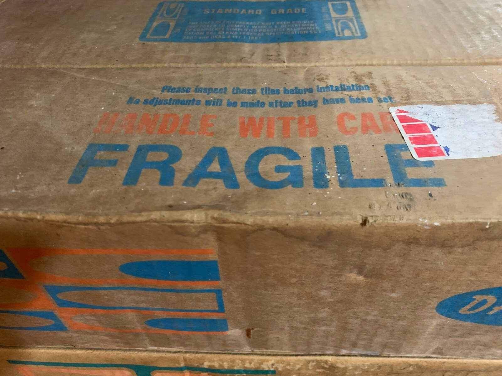 New Vintage Daltile 4 1/4″ X 4 1/4″ Crystaltex White D 1200