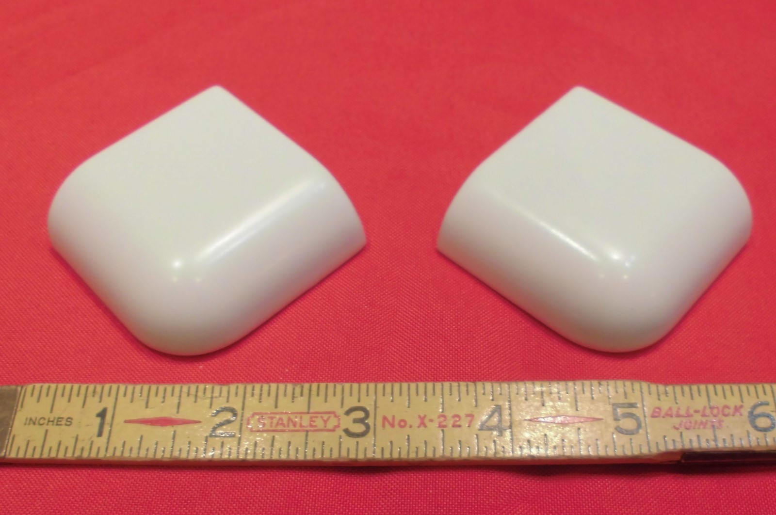 2 pcs. *Snow Mist*Ceramic Bullnose…outside corner trim tile…2″ X 2″ Mudd