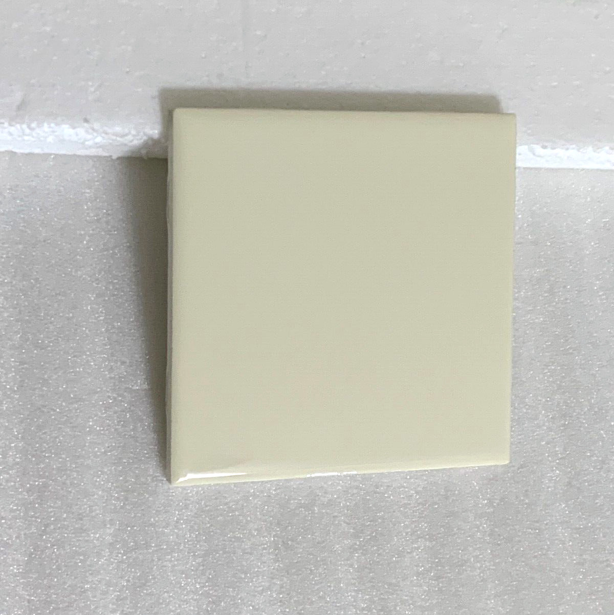New Ceramic Daltile 4 1/4″ x 4 1/4″ Crisp Linen #0139 Gloss *12* pcs