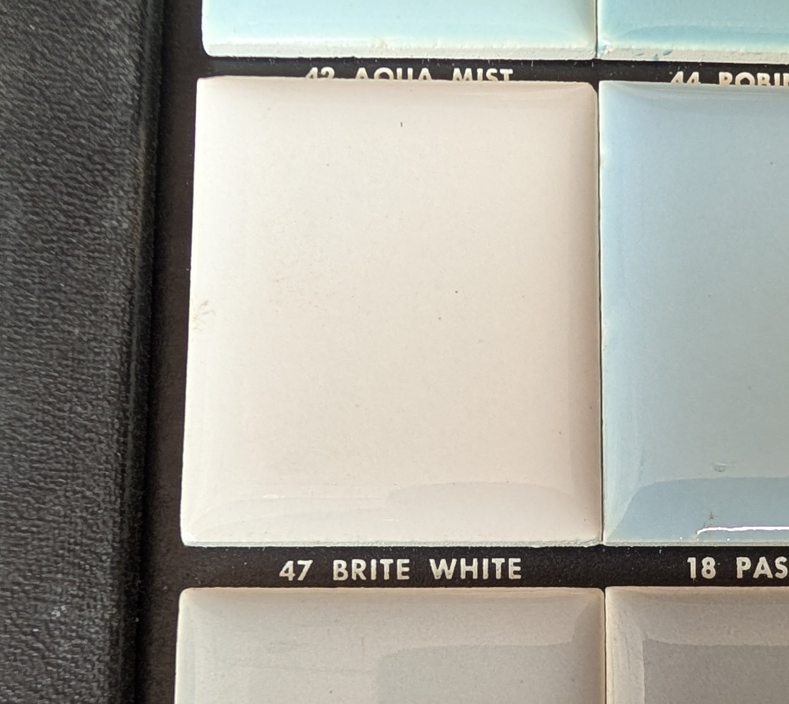 2 pcs American Olean Ceramic Tile Gloss Brite White #47 4-1/4″ 1950s 1960s 70s