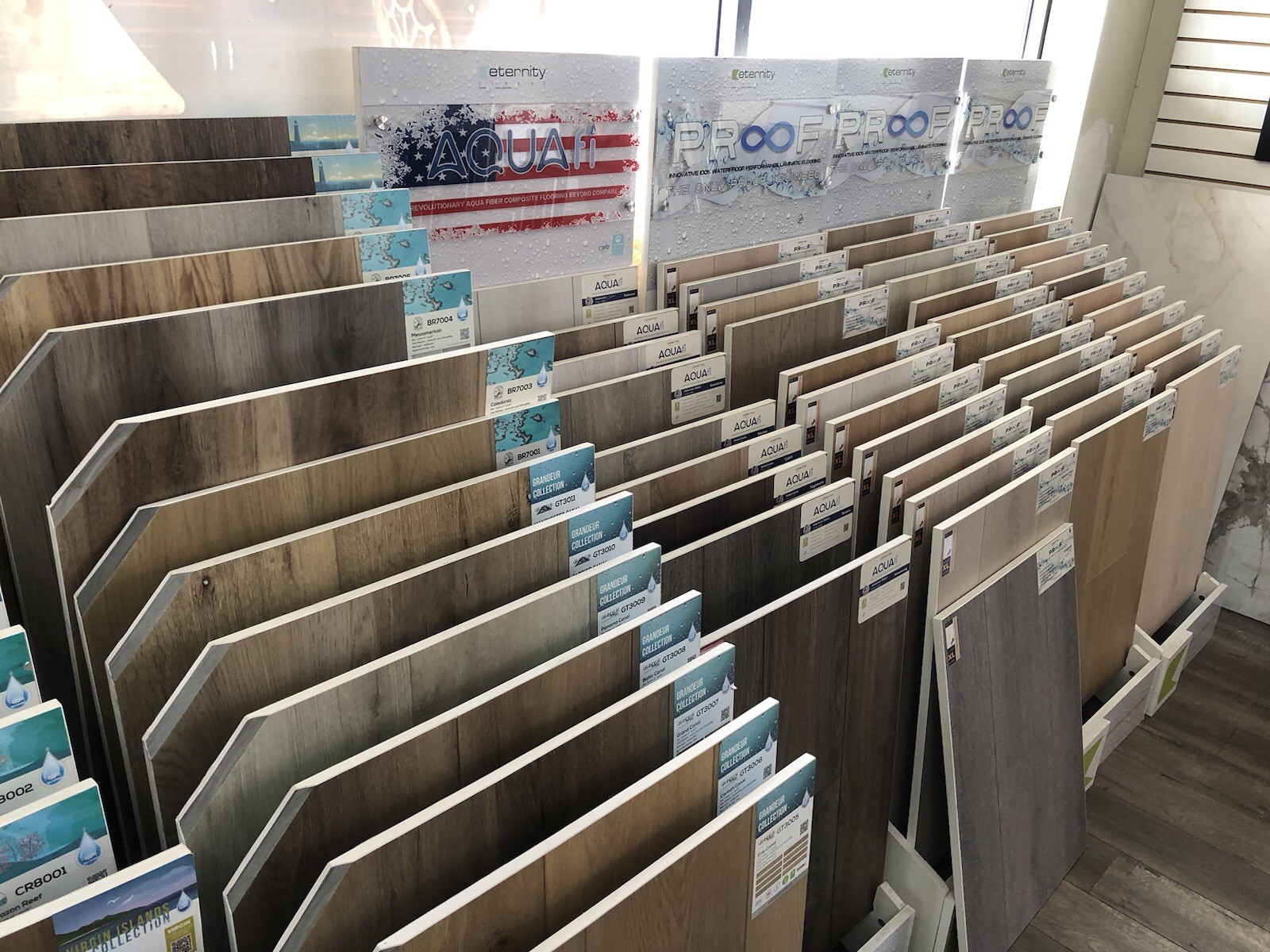 Laminate Vinyl SPC Tile Wood Flooring Luxury Water Proof Scratch Proof