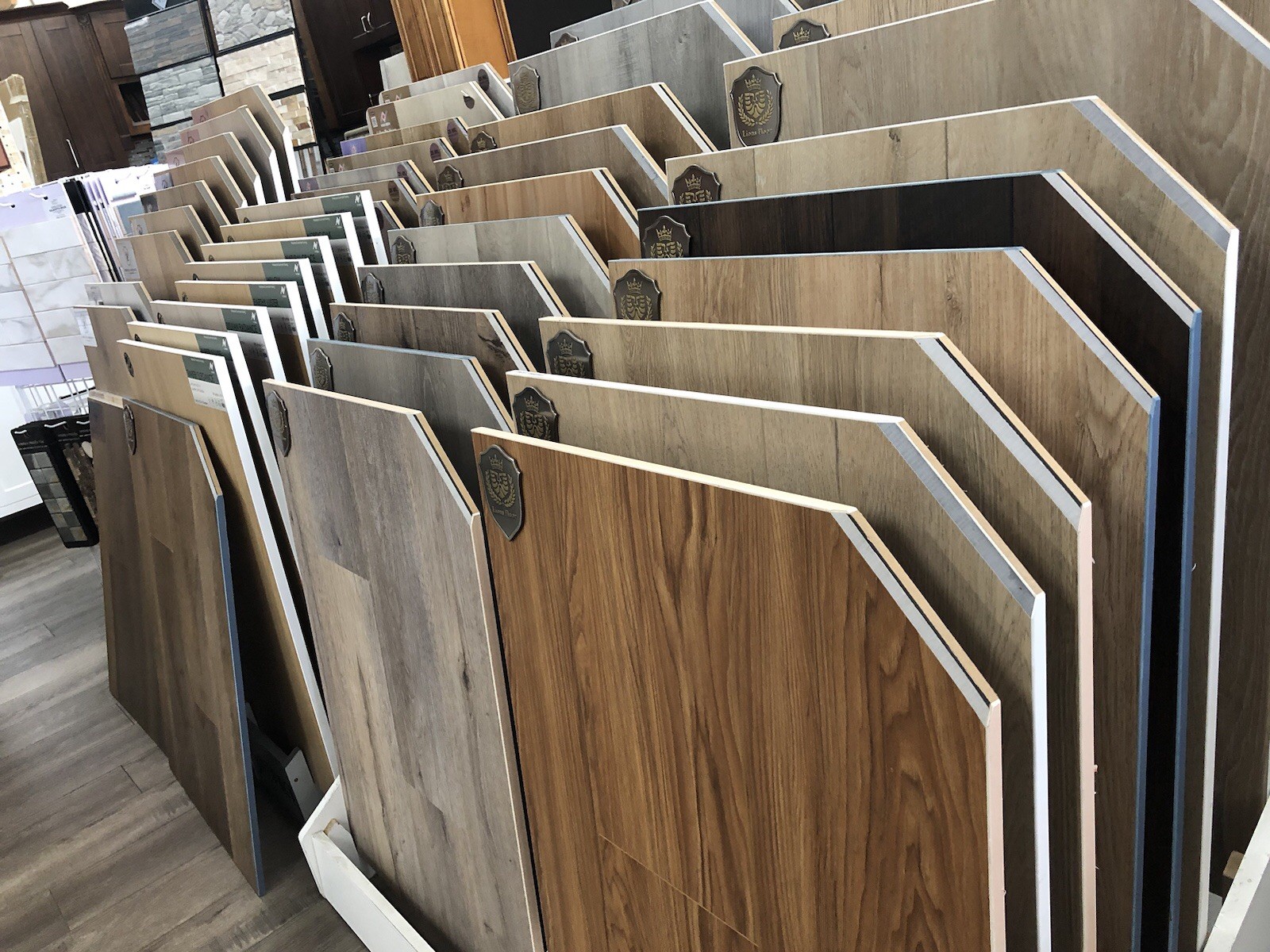 Laminate Vinyl SPC Tile Wood Flooring Luxury Water Proof Scratch Proof