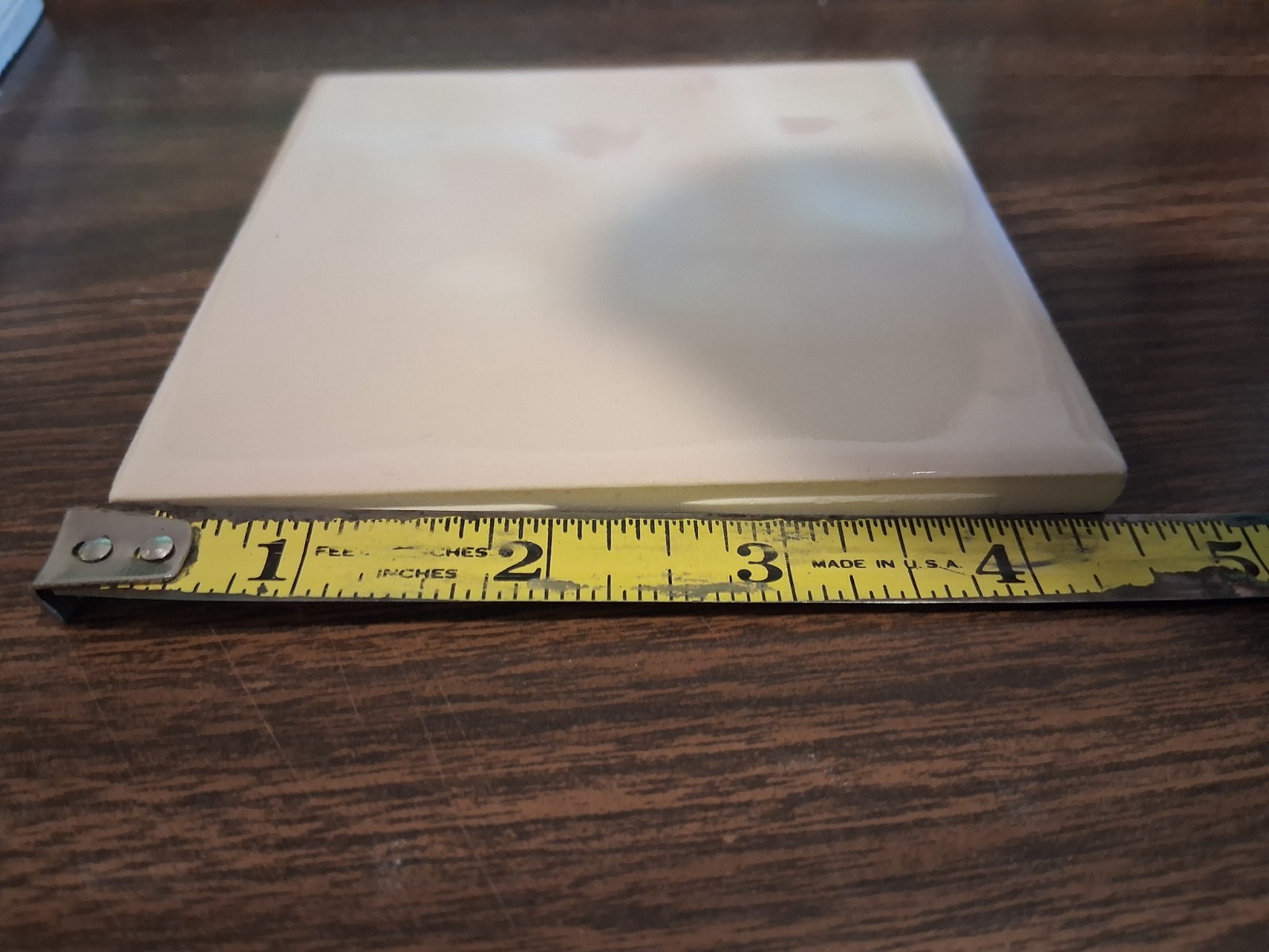 (1 EACH) CERAMIC FLOOR GLOSSY TILE TEXTURE CREAM COLOR 4.5″ x 4.5″ USA MADE