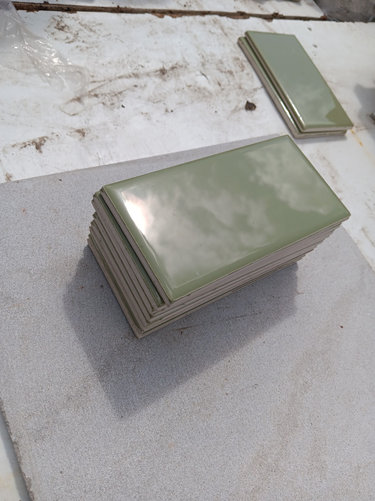 24 Tiles (3 ft²) – Glossy Garden Green 3×6 Ceramic Subway Tile..Vintage/Retro