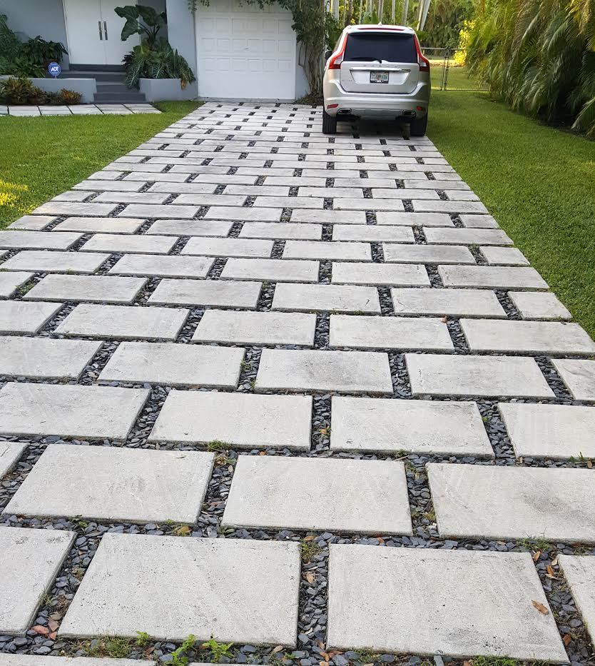 Gray / white modern concrete pavers 24x24x2 $20 each *80 lbs*