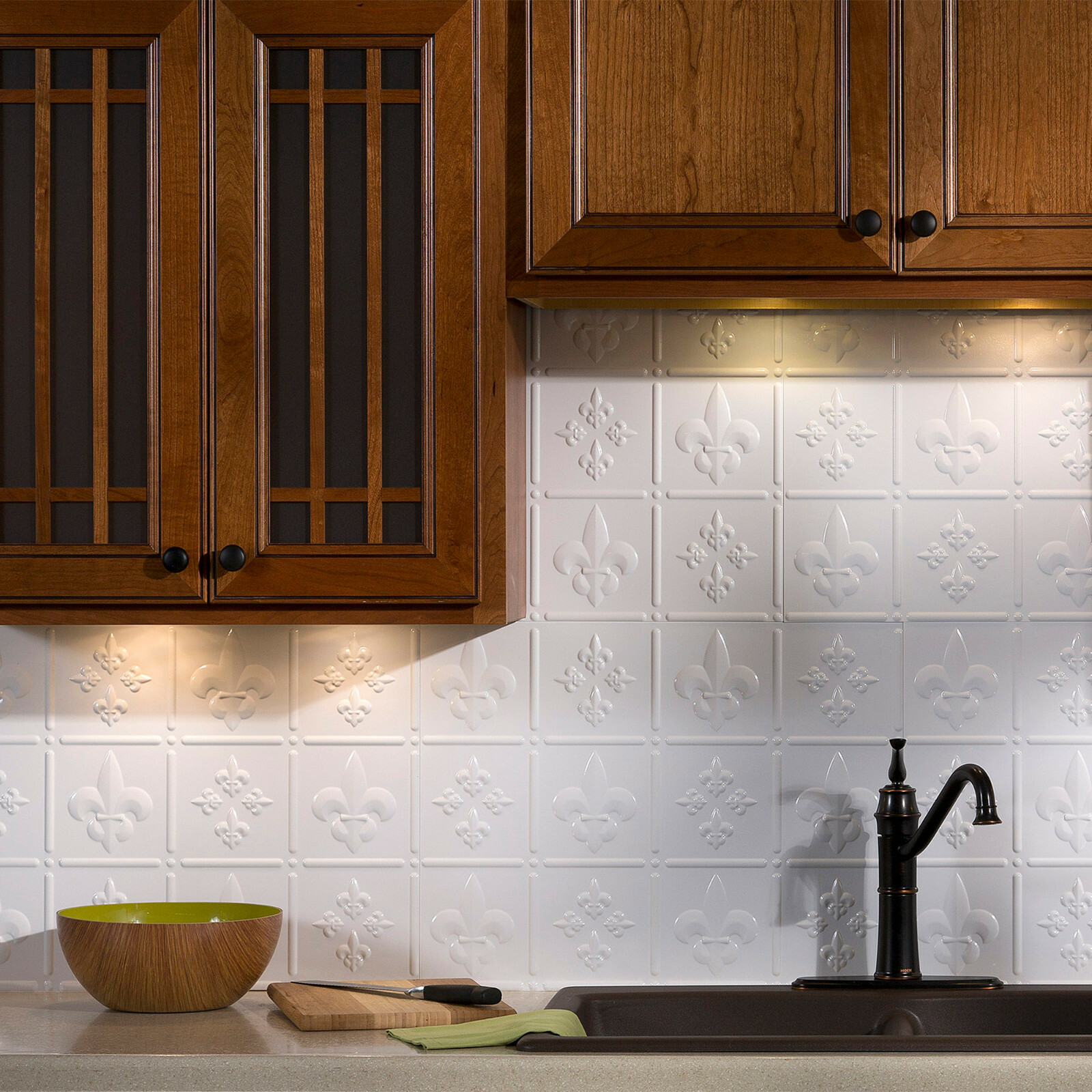 Fasade 18in x 24in Fleur de Lis Backsplash Panels