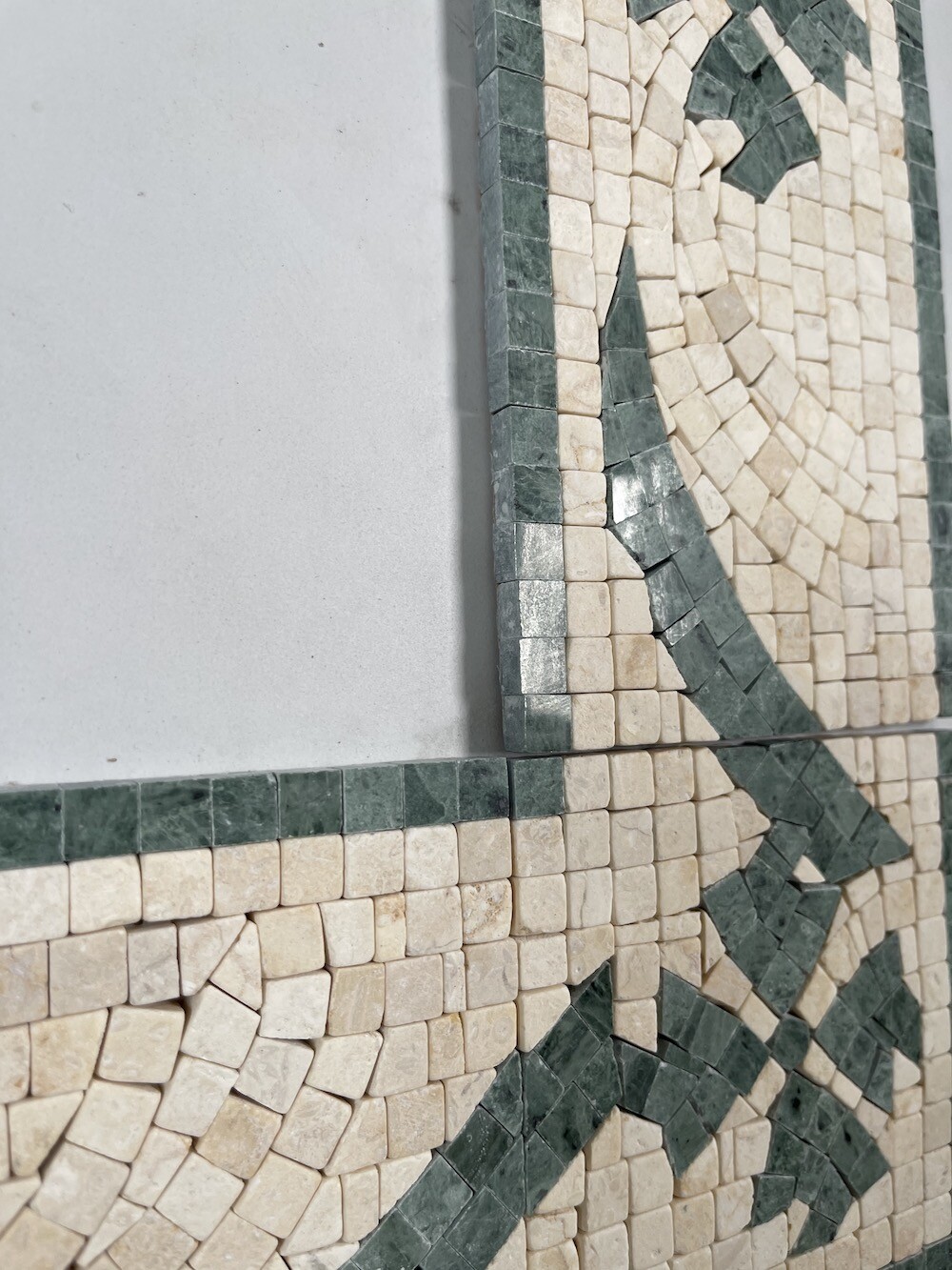 B0047PT Marble Mosaic Border Listello Accent Tile Clover Green 4.7×12 Polished