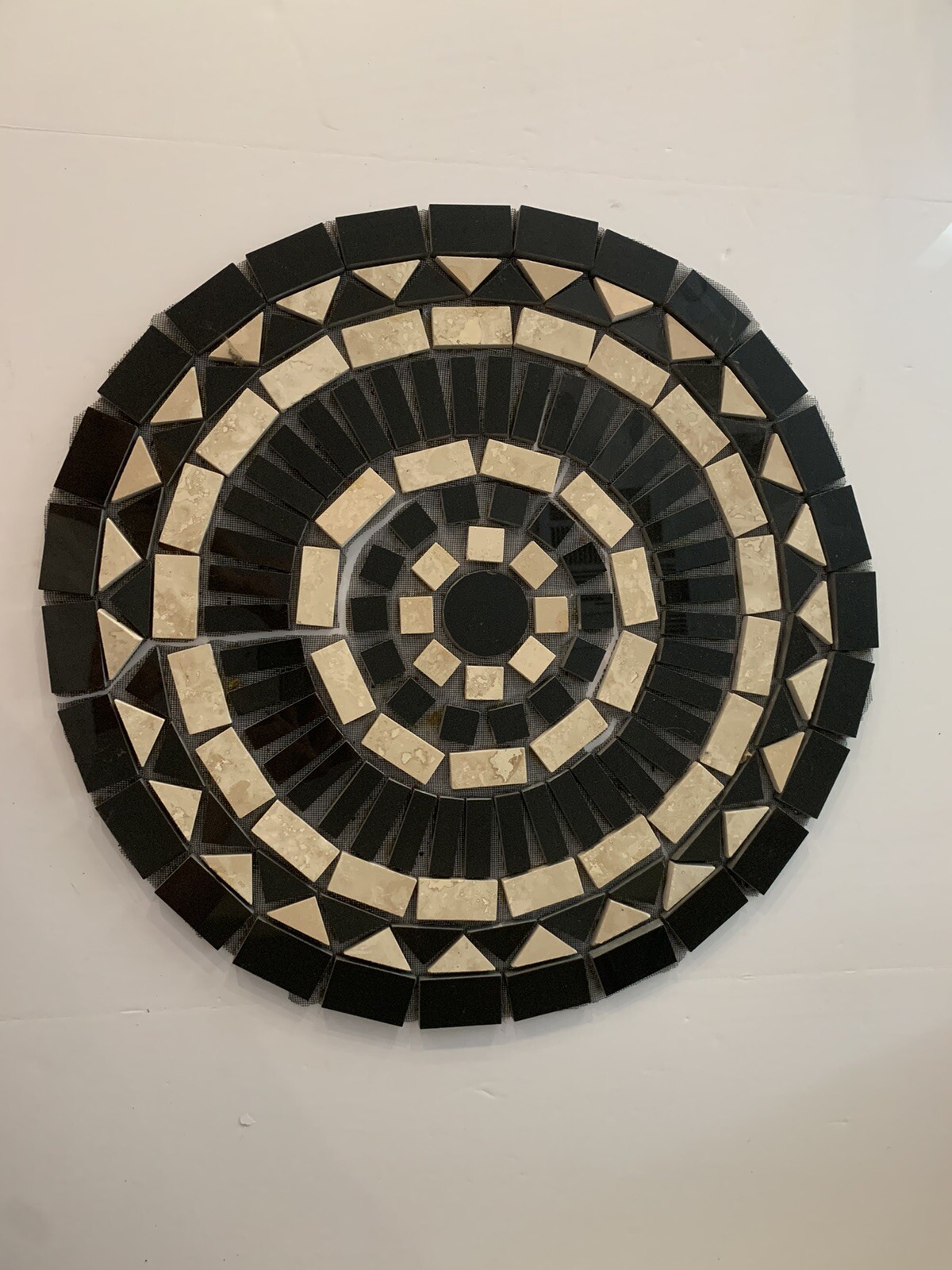 Mosaic Tile Inlay Circular Travertine Marble & Black