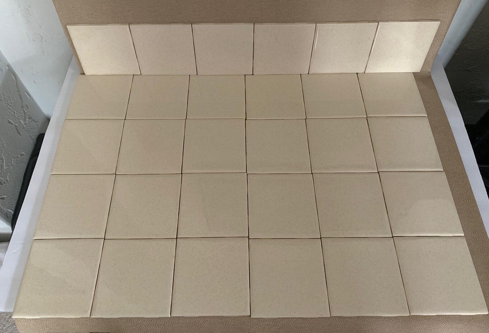 Lot of 30 Vintage Ceramic Cambridge Tiles 4 1/4″ Beige Speckle Glossy