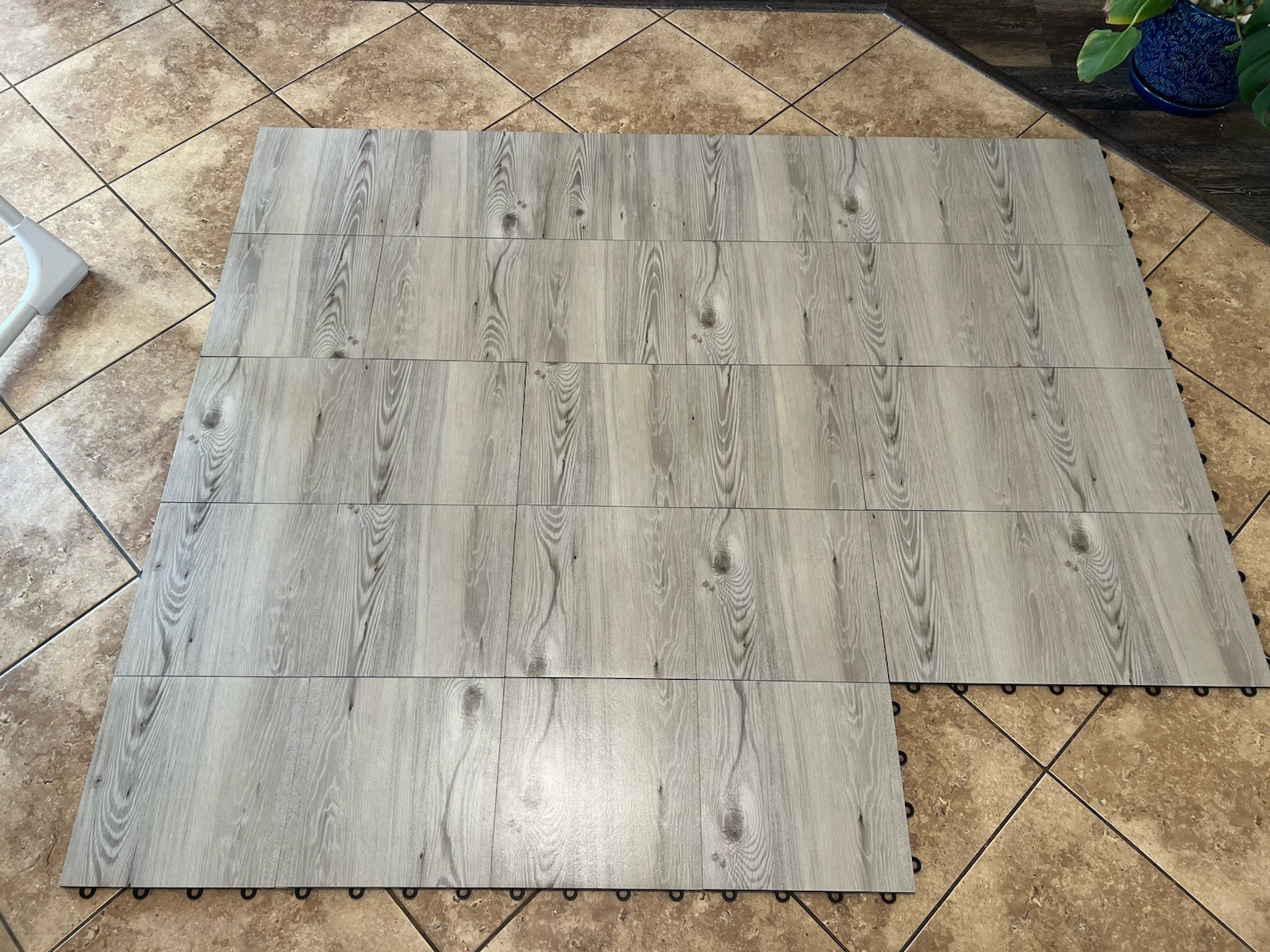 Dance Floor Tiles, Beachwood 12 x 12 in 28 Piece Interlocking Dance Flooring 7×4