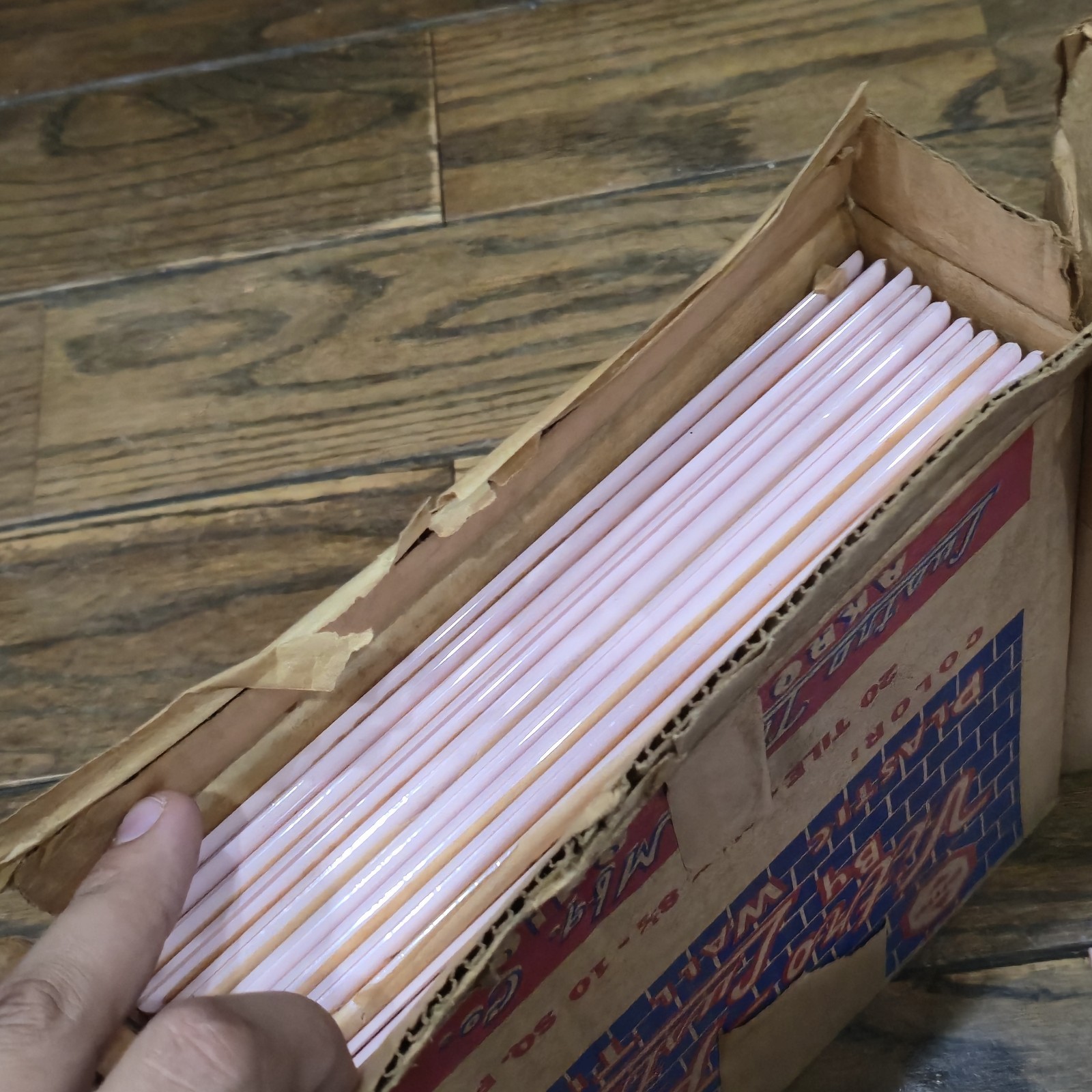 MCM Plastic Wall Tiles Light Pink 50 Square Feet 100-8.5×8.5″ Lustro Vitro-Plas