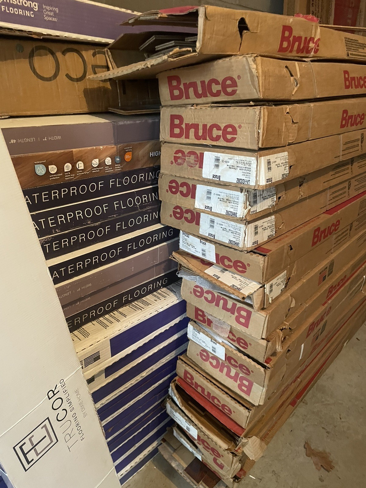 Bruce Deep Russet Oak 5/16 in. T x 2-1/4 in. W Solid Hardwood Flooring