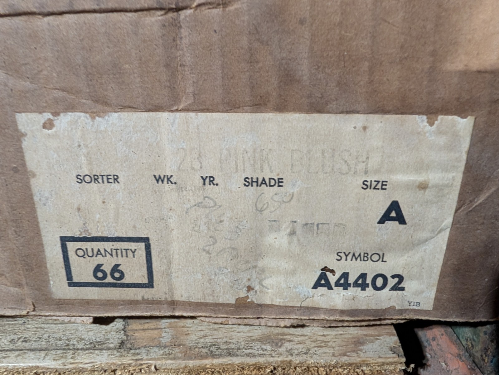 2 pcs 4 1/4″ Ceramic Tile #23 Pink Blush American Olean Mud Bullnose A4402