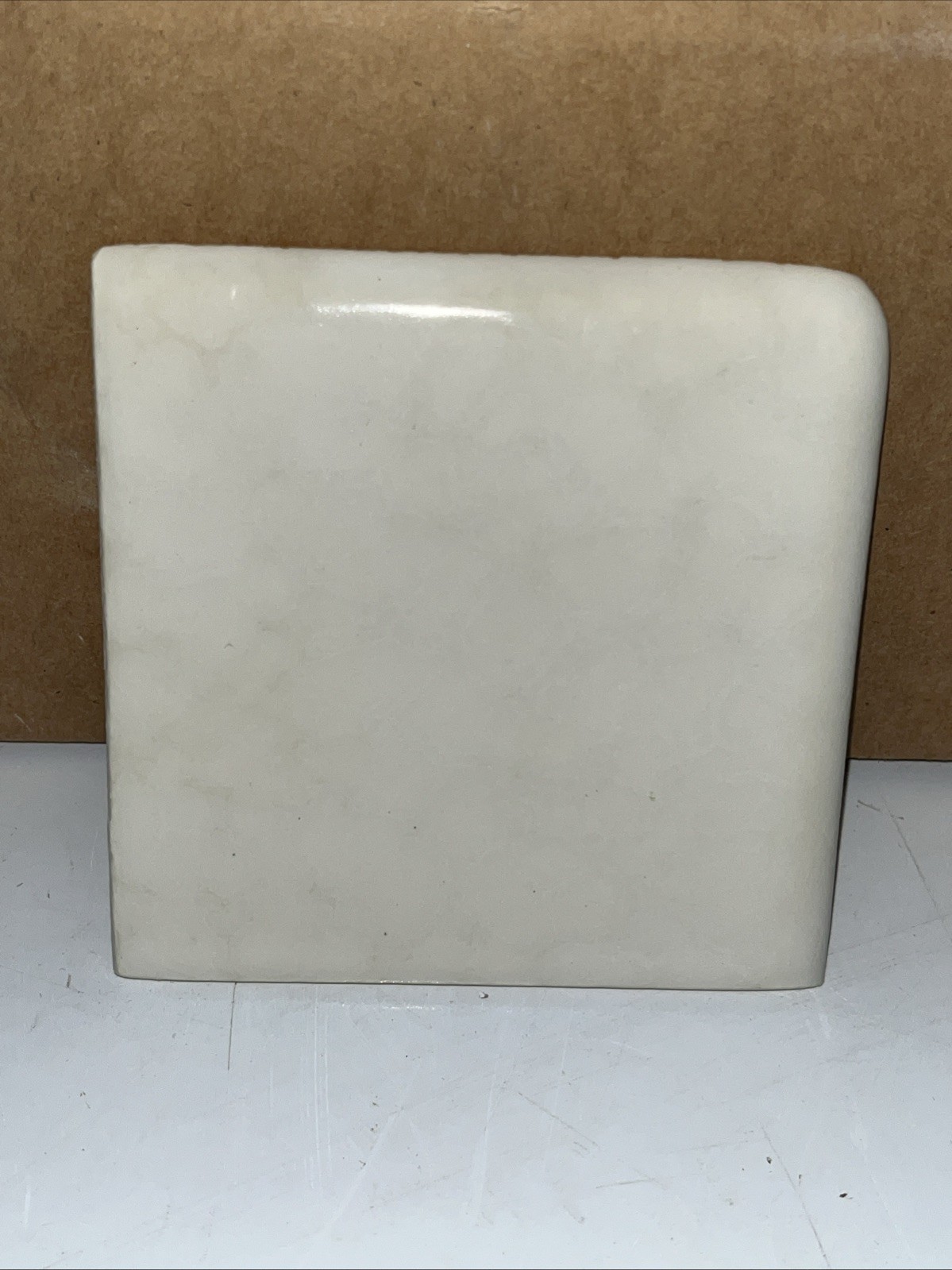 1 pc. #314 Linen SN4449 Surface Corner 4-1/4″ Ceramic Tile Monarch Tile Co.