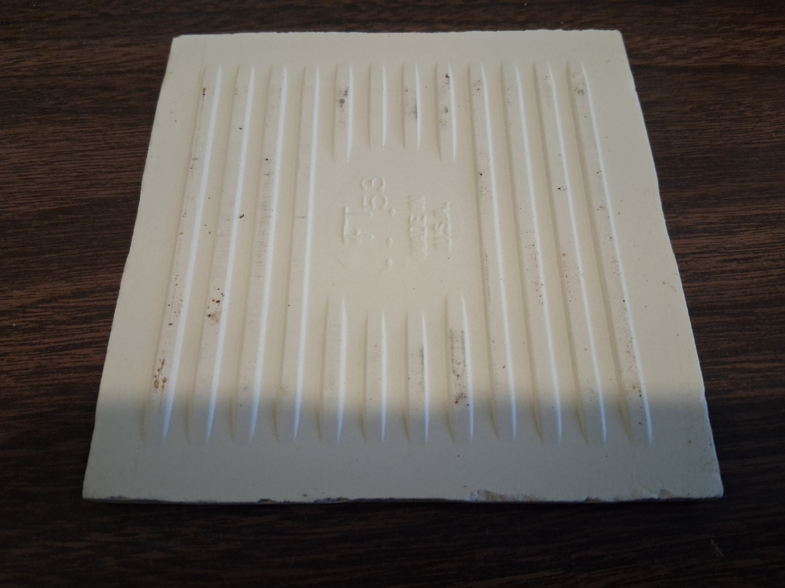 (1 EACH) CERAMIC FLOOR GLOSSY TILE TEXTURE CREAM COLOR 4.5″ x 4.5″ USA MADE