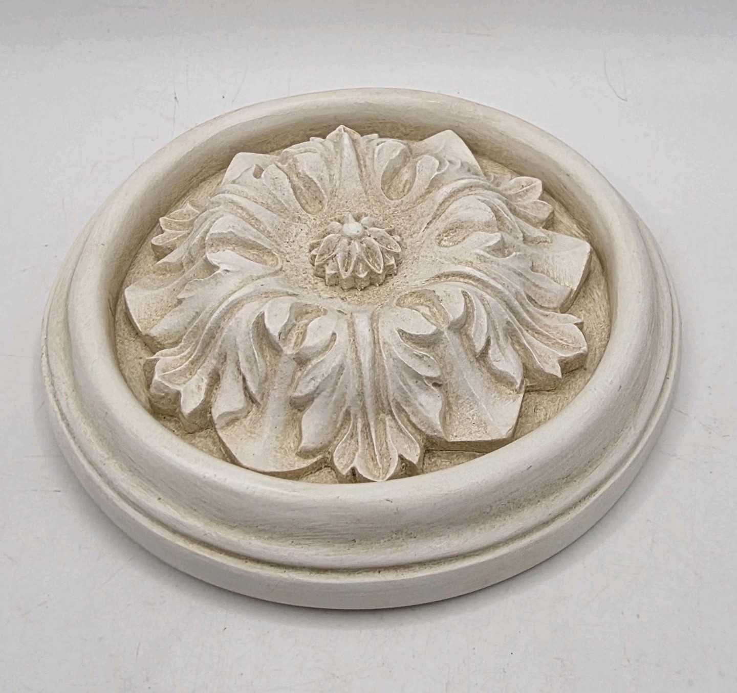 Plaster Rosette Modern Renaissance Raised Rellief 5-3/4″D Wall Hang