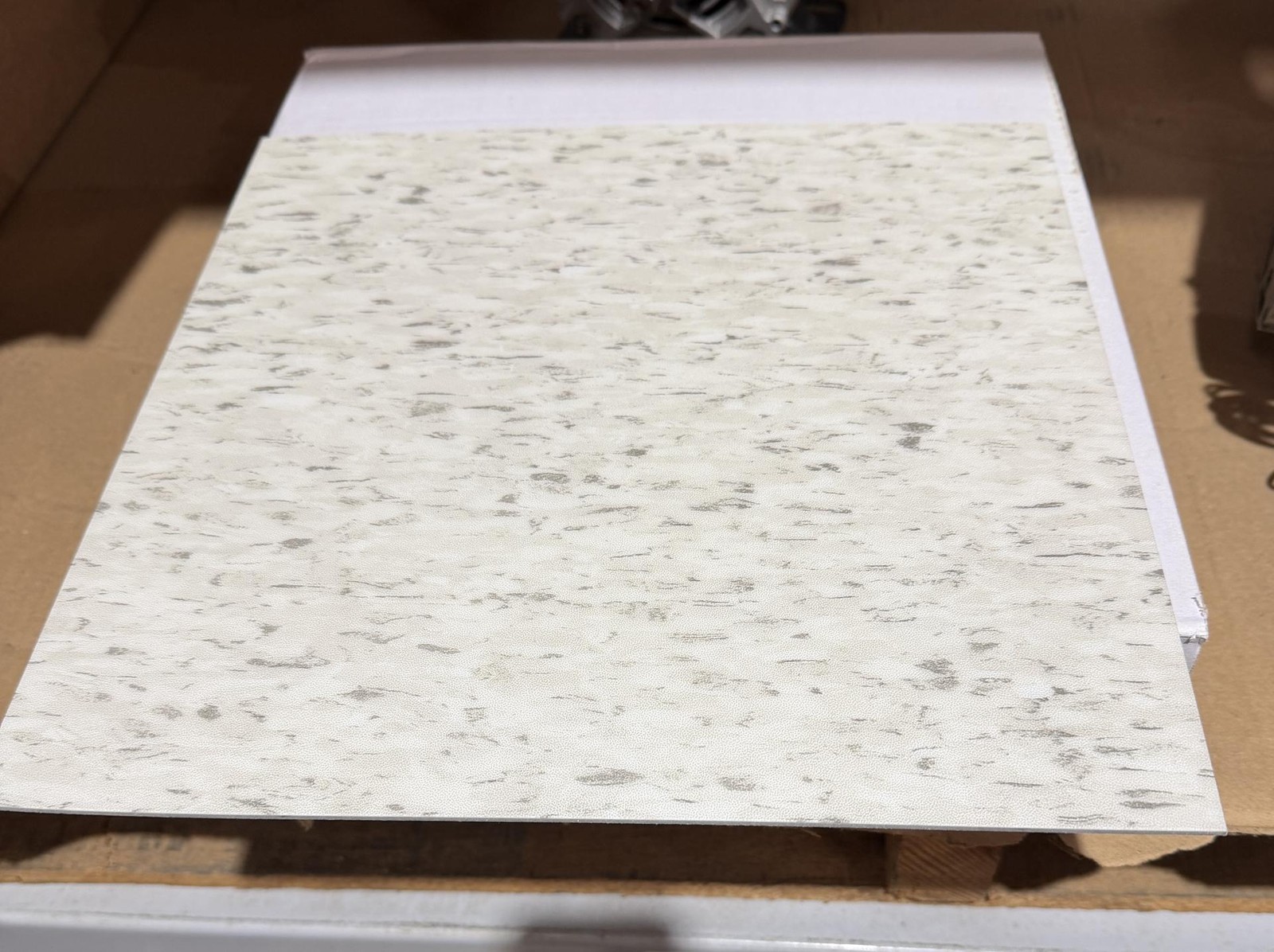 Case of 36 12″ x 12″ Planks Verge Pro Vinyl Tiles 36 sq. ft. Glue Down Broxton