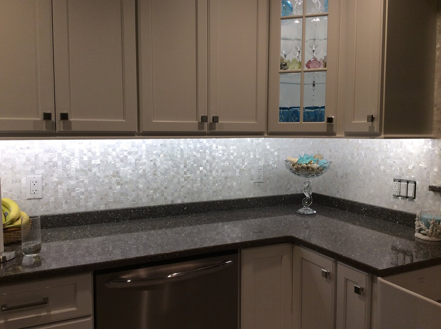 Art3d Mother of Pearl seamless Mosaic Tile for Kitchen Backsplash white 12x12in