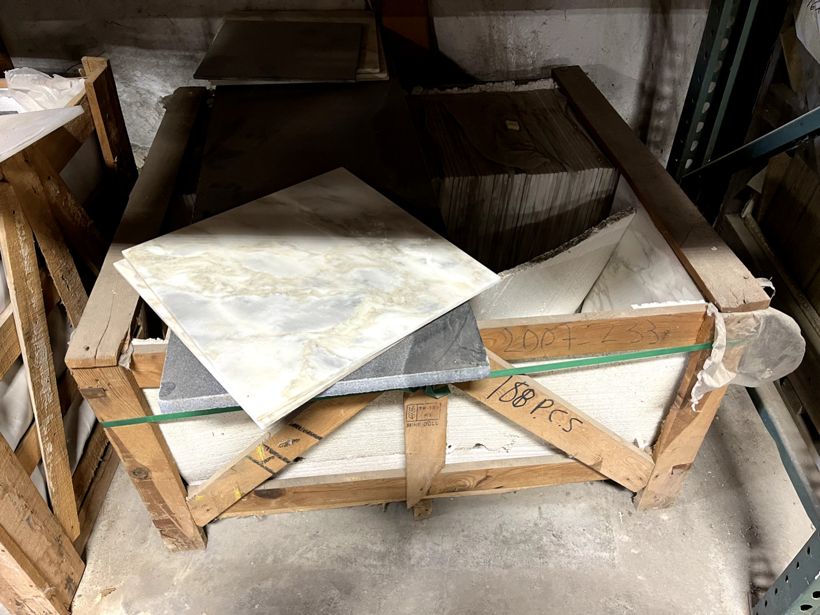 18x18x3/8 Glacier Gold Marble Natural Stone Floor Tile (100 Square Feet) T-42