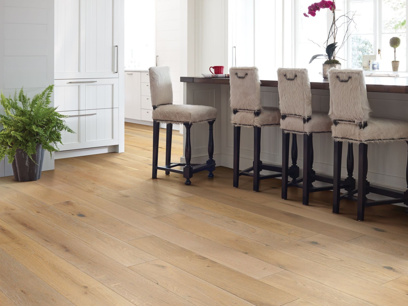 Shaw SW485 Castlewood Oak 7-1/2″W Wire Brushed Engineered