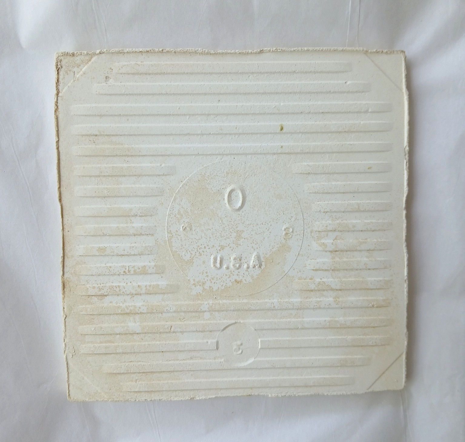 1 Wall Tile USA 4-1/4″ Ceramic Dimpled Mottled Green on White Salvaged MCM Vtg