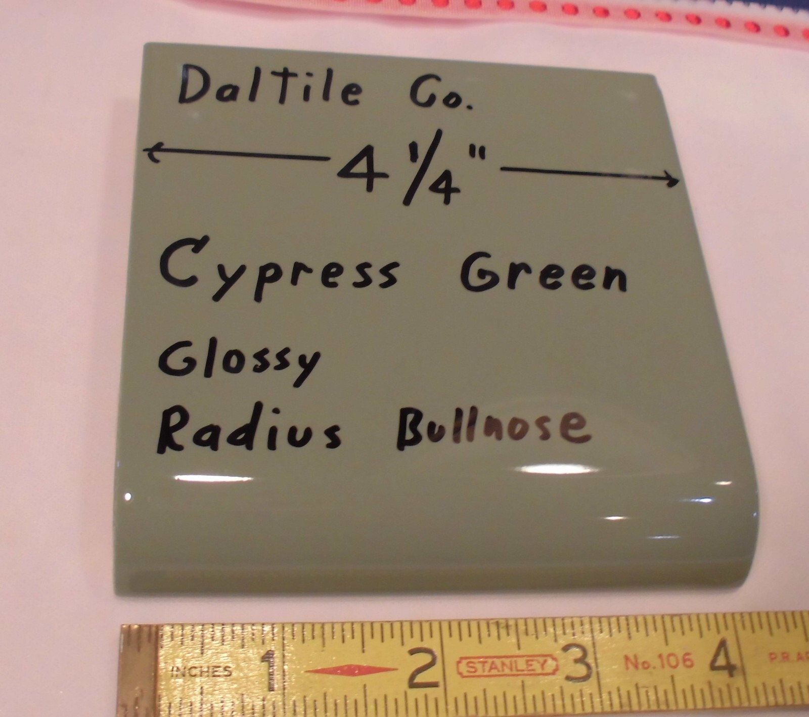 1 pc. Cypress Green: Glossy Radius Bullnose Ceramic Tile 4-1/4″ by Daltile Co.