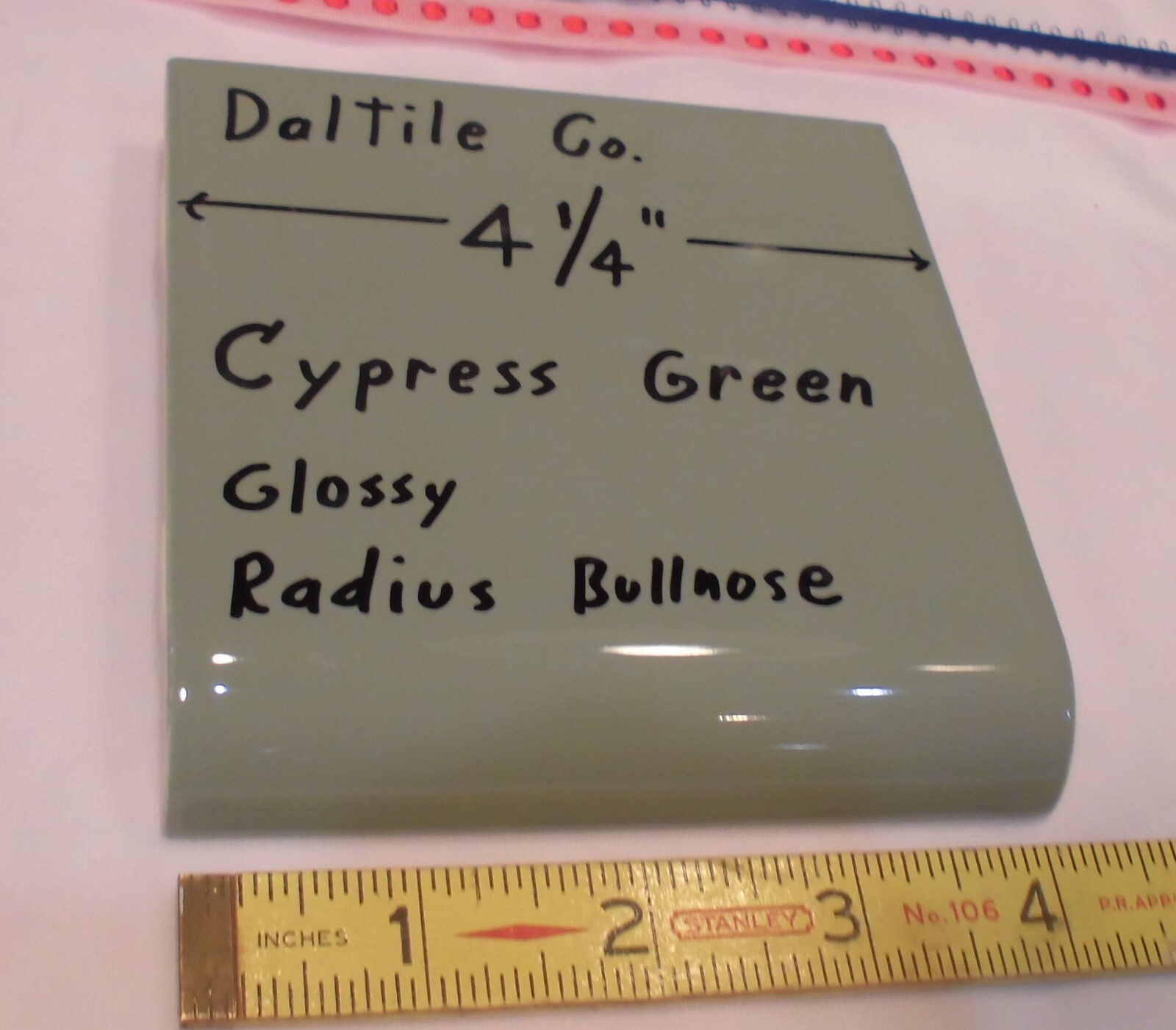 1 pc. Cypress Green: Glossy Radius Bullnose Ceramic Tile 4-1/4″ by Daltile Co.