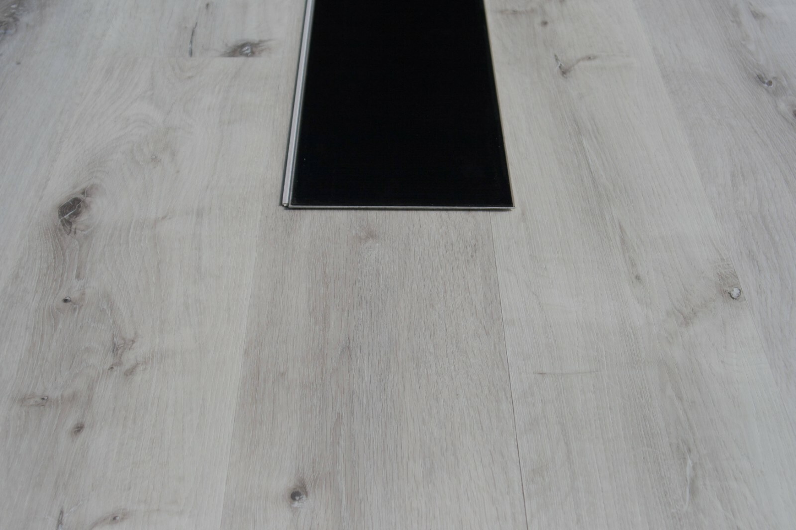 Truro Luxury Vinyl SPC Plank With 1mm IXPE Rubber Pad Sample