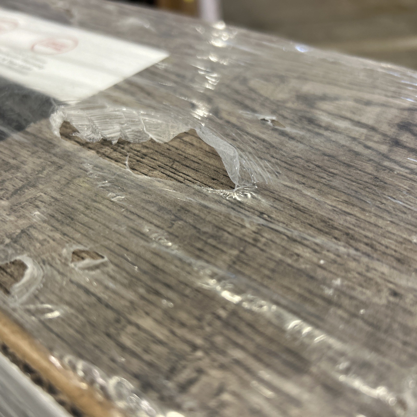 1 Box Landfall Scraped Oak Mohawk Laminate Flooring, 18.14 Sf , 1684227