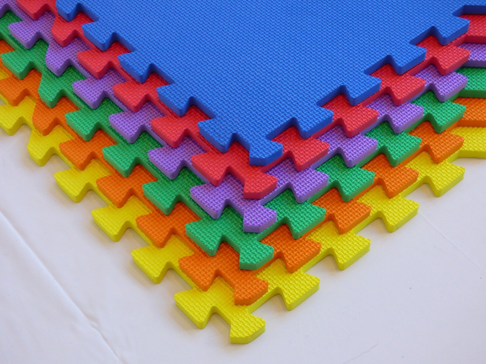 SOFT SQUARES -DURABLE MULTI-USE FOAM FLOOR SQUARES: Foam tile squares