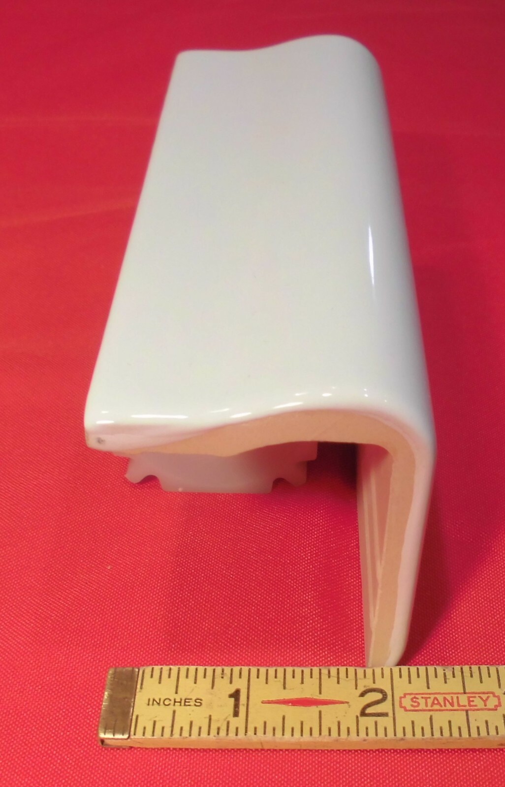 1 pc. “Brightest Gloss White” V Cap; Ceramic Trim Tile; Counter Top Edging: NEW