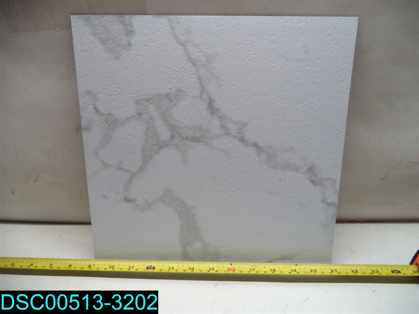QTY=32: Self Adhesive Vinyl Floor Tile 12″ x 12″, Bianco Marble